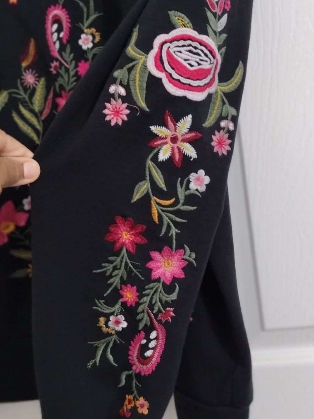 Drew Floral Embroidered Sweatshirt Small Black Crewneck Boho Statement Pullover - Picture 6 of 9